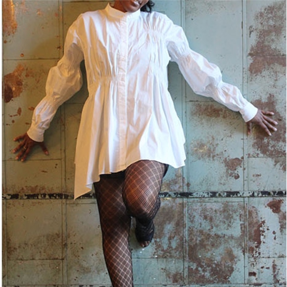 Crisp White Shirt - Picture 1 of 2